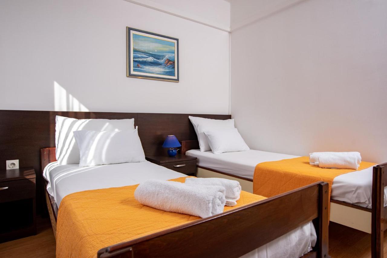 Apartments Lazaric โลปาร์ ภายนอก รูปภาพ
